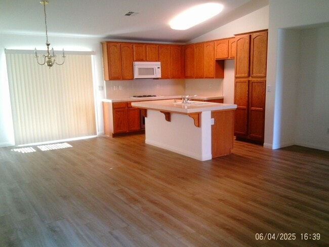 Building Photo - GRAND ISLAND PLACE !!!  SEVEN OAKS -