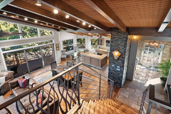 Building Photo - FURNISHED 6-12 MONTH LEASE - WEST SEDONA - GATED COMMUNITY