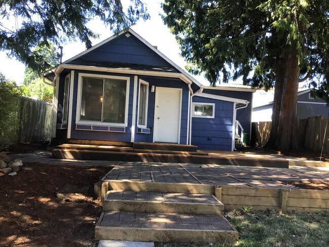 Primary Photo - Arbor Heights Bungalow, Available early Oc...
