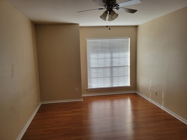 Building Photo - 6606 De Moss Dr