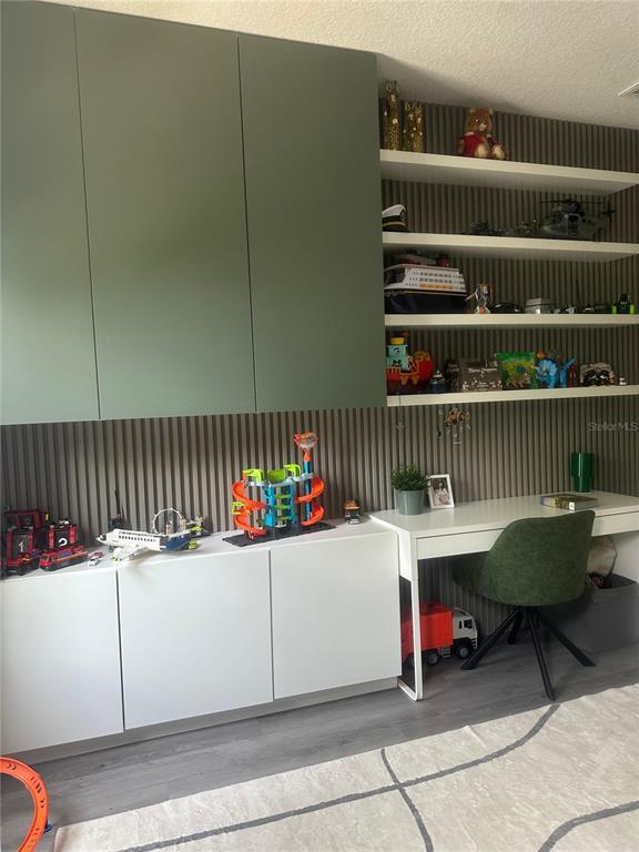 Building Photo - 15542 Gwinnett Dr