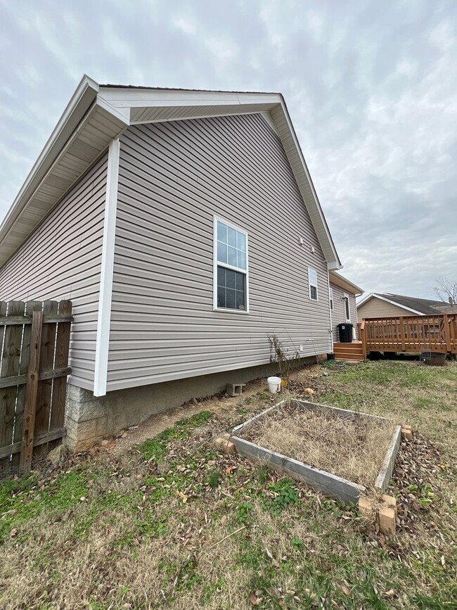 Building Photo - Two Story 4-Bedroom Cedar Valley Home in C...