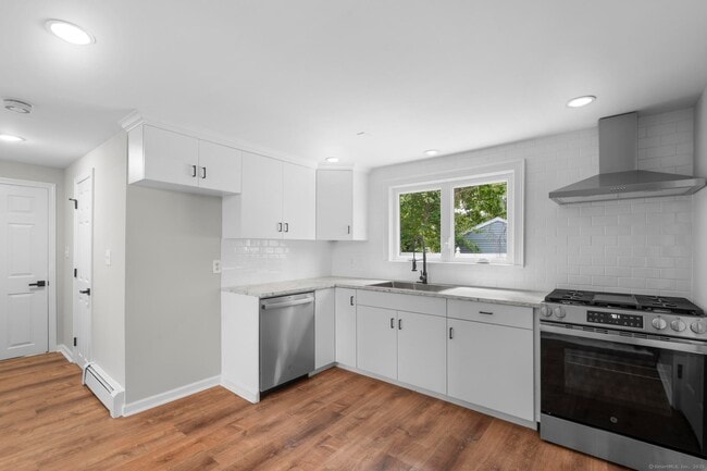 Building Photo - 17 Brookdale Ave