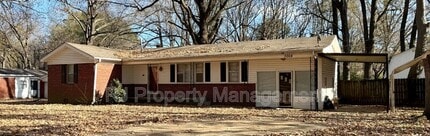 Building Photo - 3008 Sienna Rd