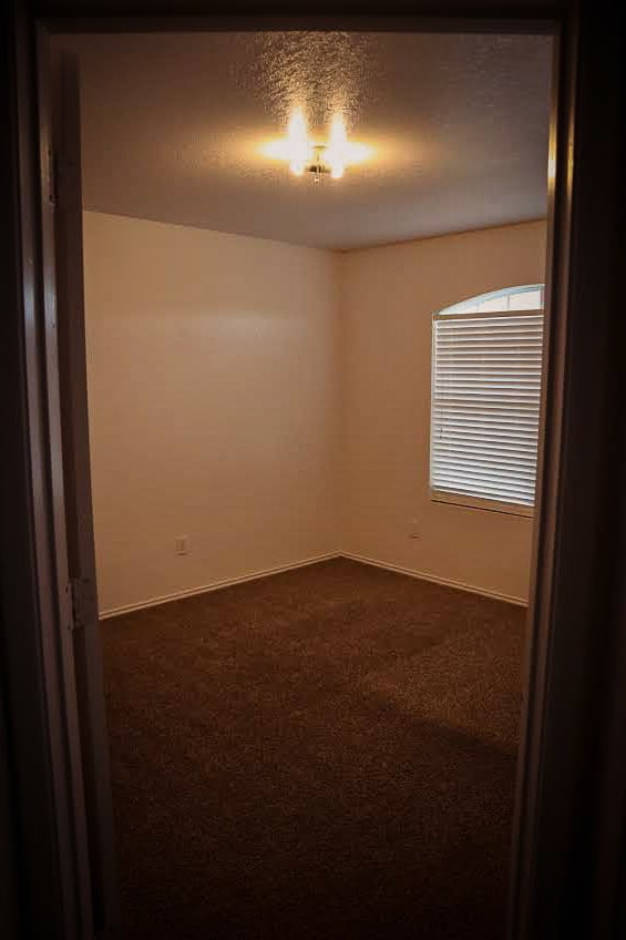 Building Photo - 5208 Bridle Dr