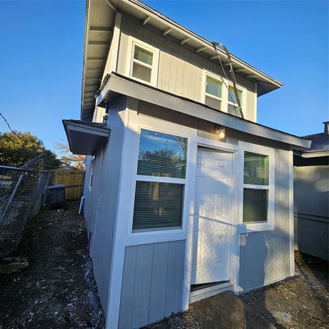 Building Photo - 222 W Woodin Blvd