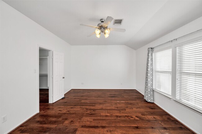 Building Photo - 1719 Redwing Bluff Dr