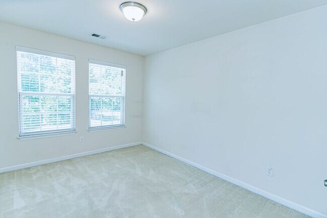 Building Photo - 307 Christiane Way