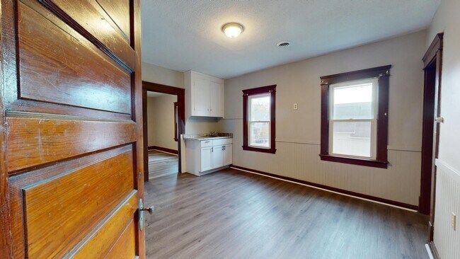 Building Photo - 3414 W 44th St
