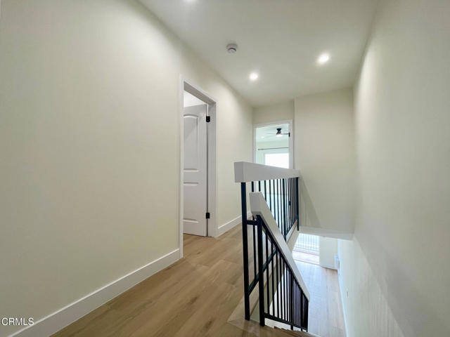 Building Photo - 208 E Surfside Dr