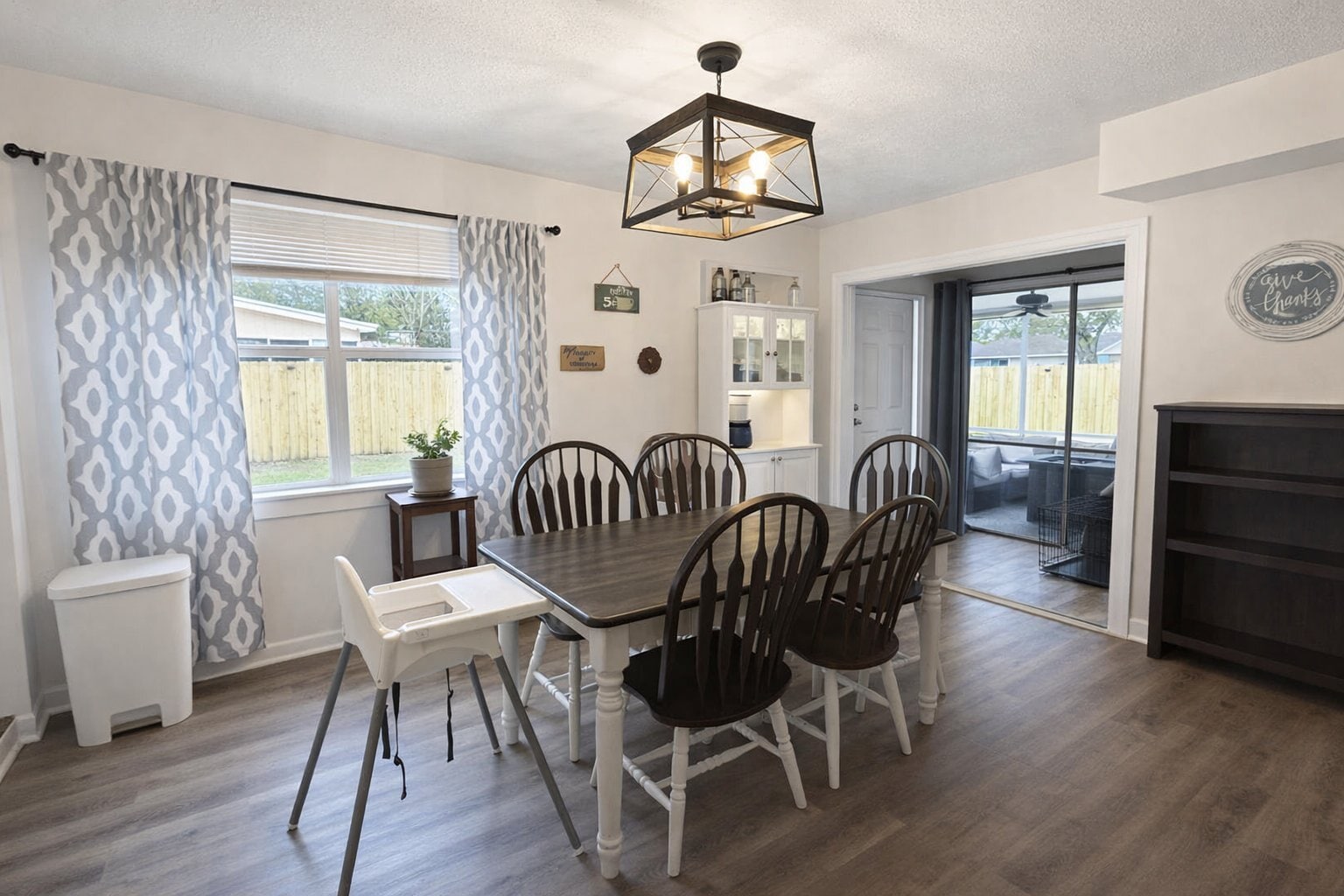 Building Photo - 118 Loizos Dr NW