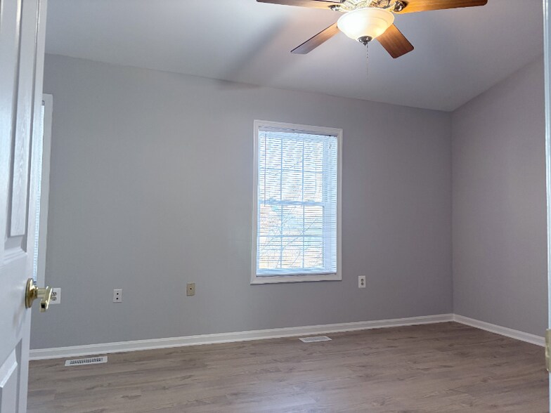 Building Photo - 2990 Mission Square Dr