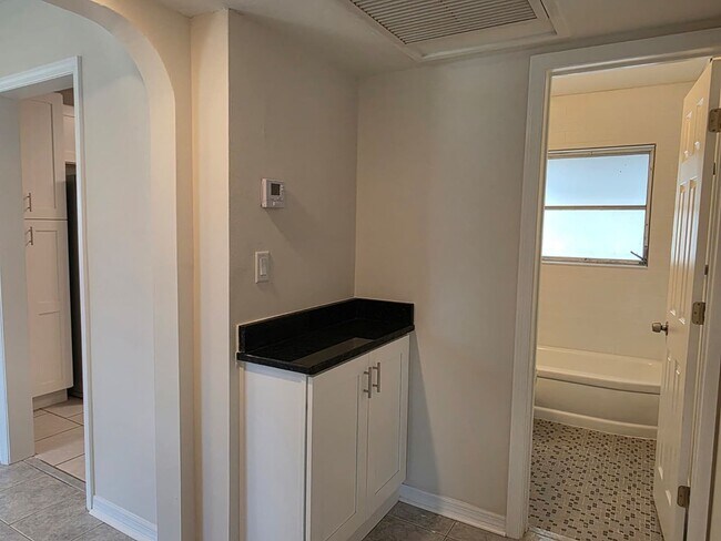 Building Photo - Marina District - 2 Bedroom 1 Bath