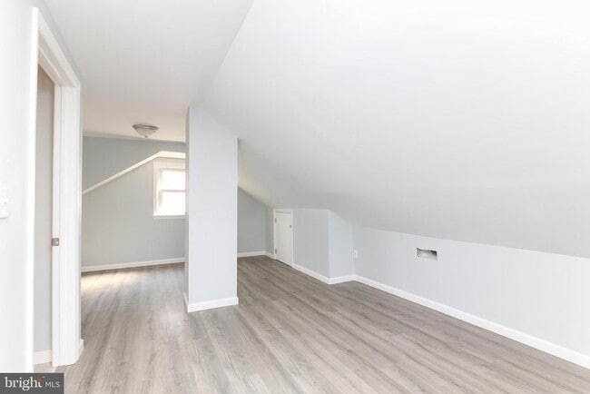 Building Photo - 516 Brooke Ave