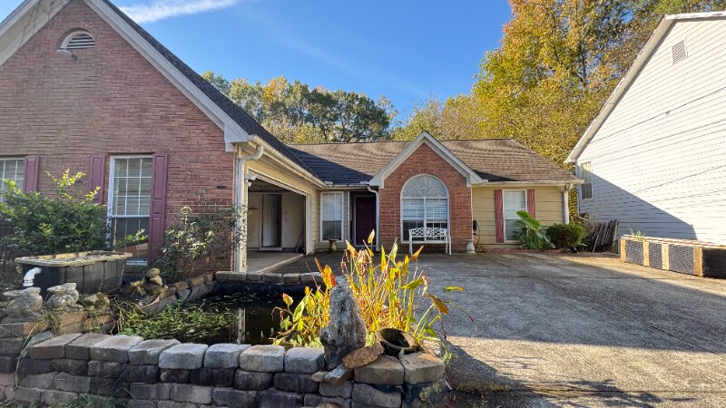 Building Photo - 2295 W Liddell Rd