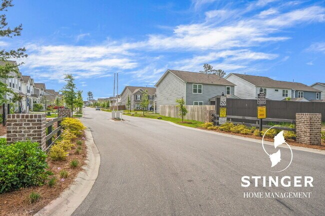 Building Photo - 1214 Danner Dr