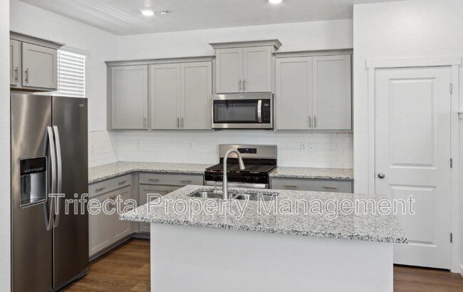 Building Photo - 628 Thoroughbred Ln