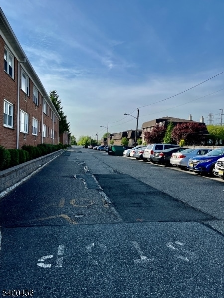 Building Photo - 565 Grove St