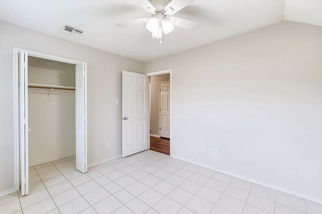 Building Photo - 3-Bedroom Home for Lease in Carrollton – U...