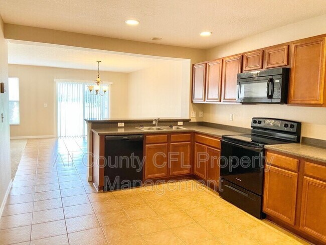 Building Photo - 2539 Aventurine St