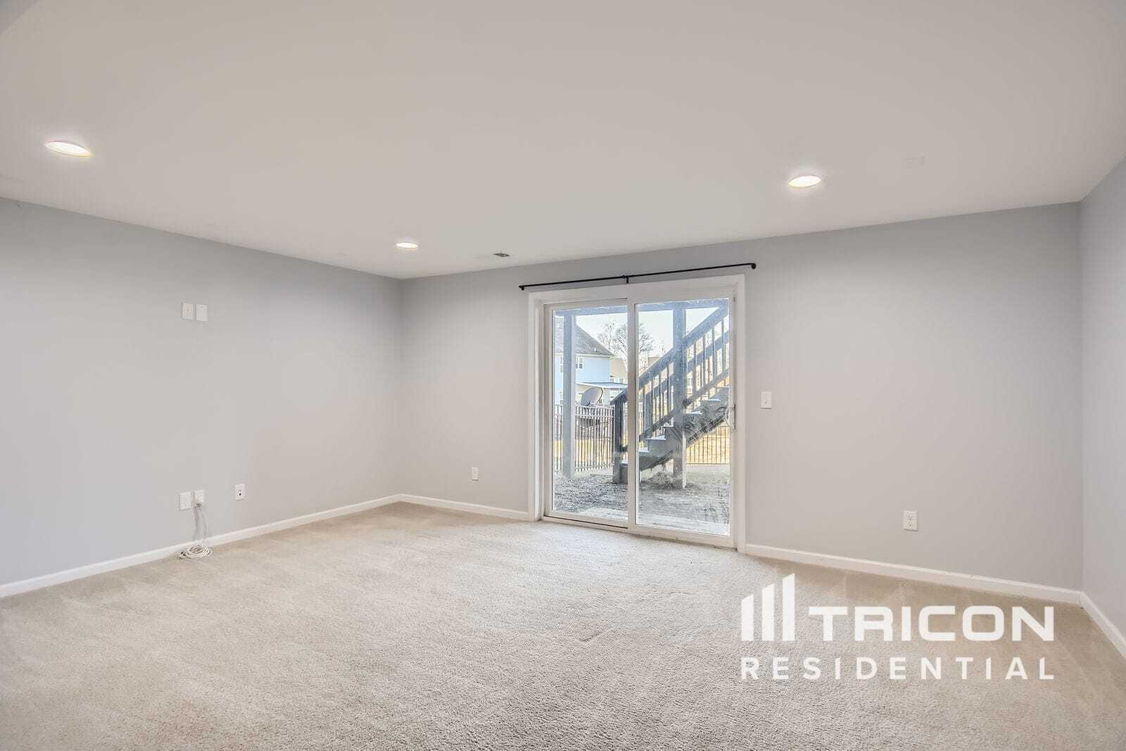 Building Photo - 2077 Morton Dr