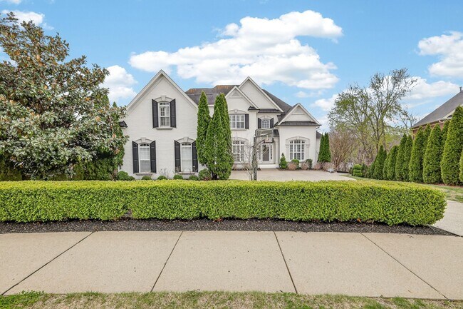 Building Photo - Beautiful 6BR Executive Brentwood Home with Pool
