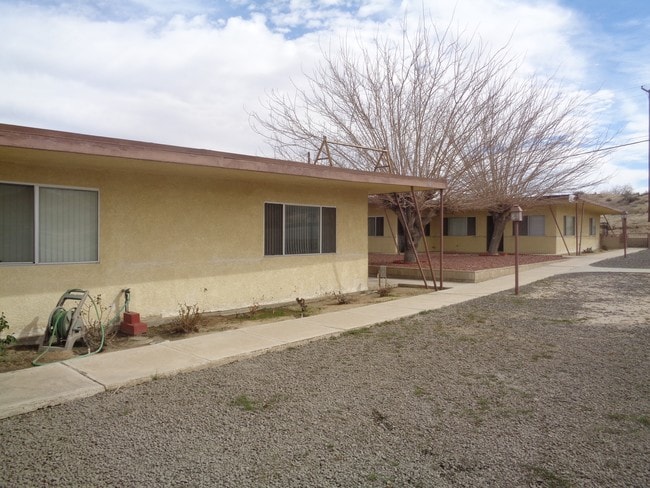 Building Photo - 15811 Apple Valley Rd