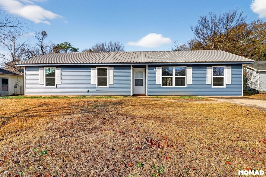 Building Photo - 215 Oxford Ln