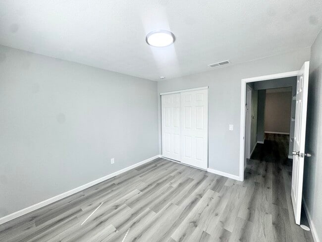 Building Photo - Nicely updated 2-bedroom 1-bath apartment in Auburn!