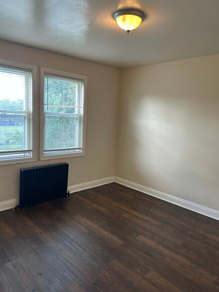 Building Photo - 1644 E Cold Spring Ln