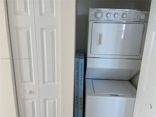 Building Photo - 3000 Coral Way