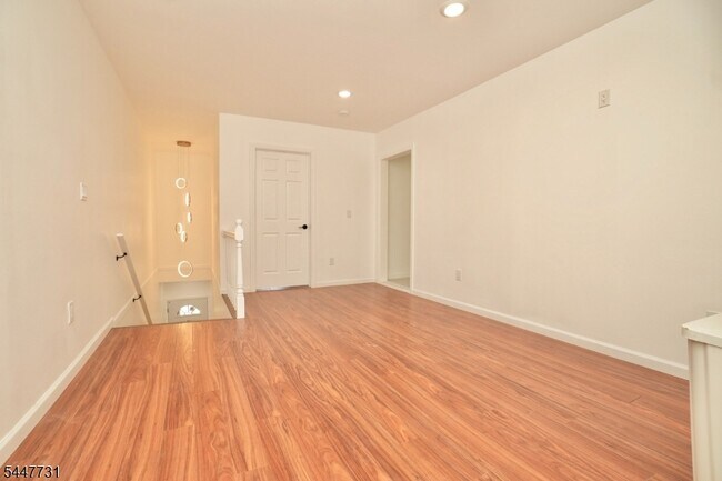 Building Photo - 210 Sandford Ave