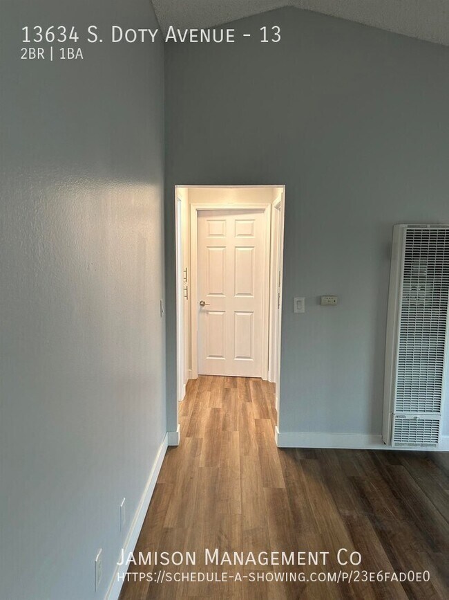 Building Photo - 13634 S Doty Ave