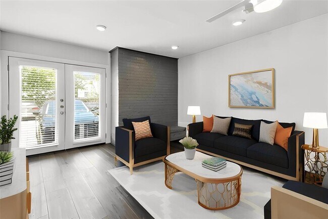 Building Photo - 909 Reinli St