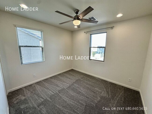 Building Photo - 3133 N Loma Vista