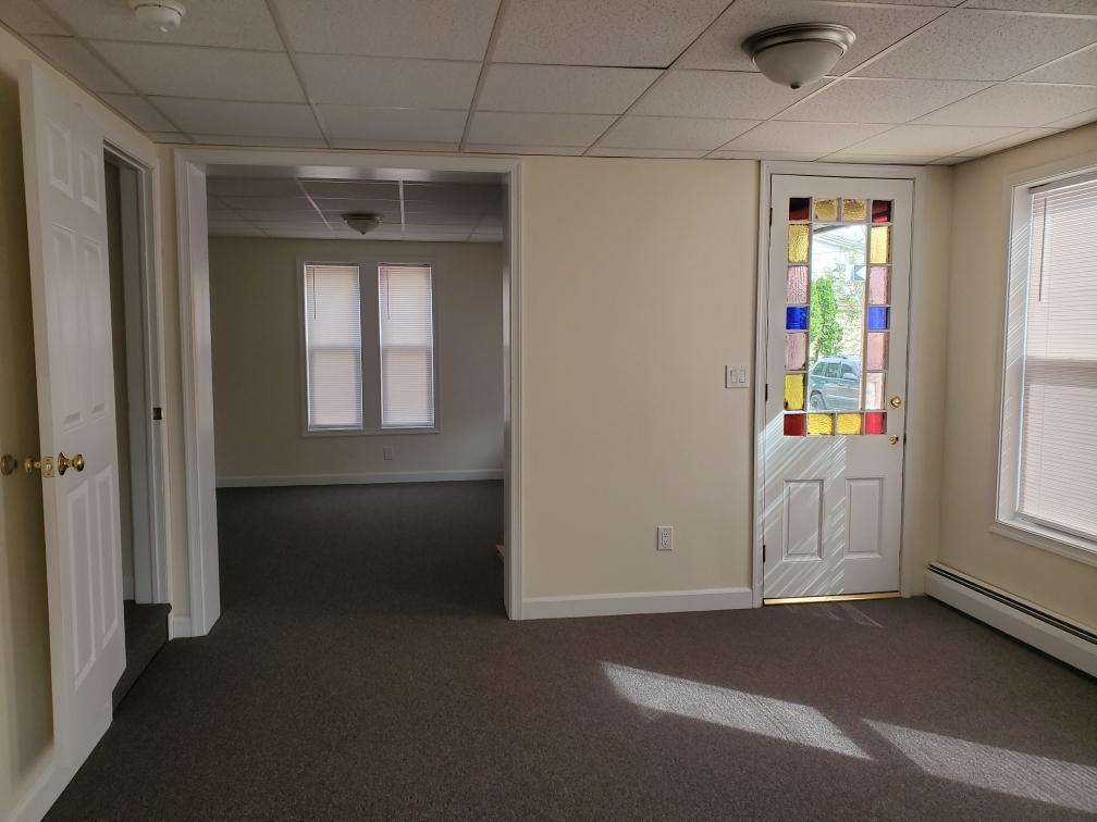 Building Photo - 21 Dubois St