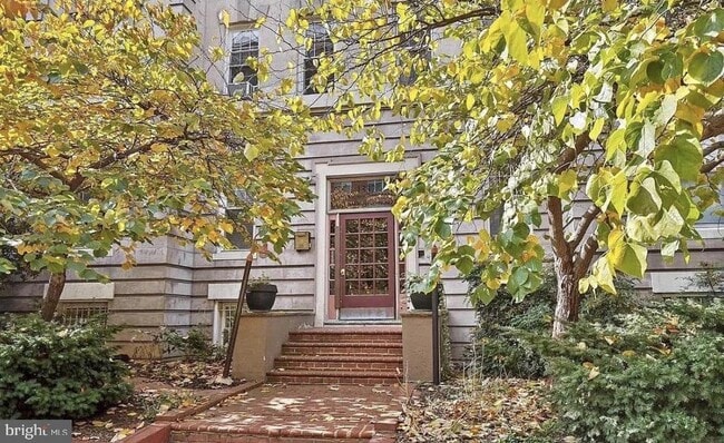 Building Photo - 1332 15th St NW