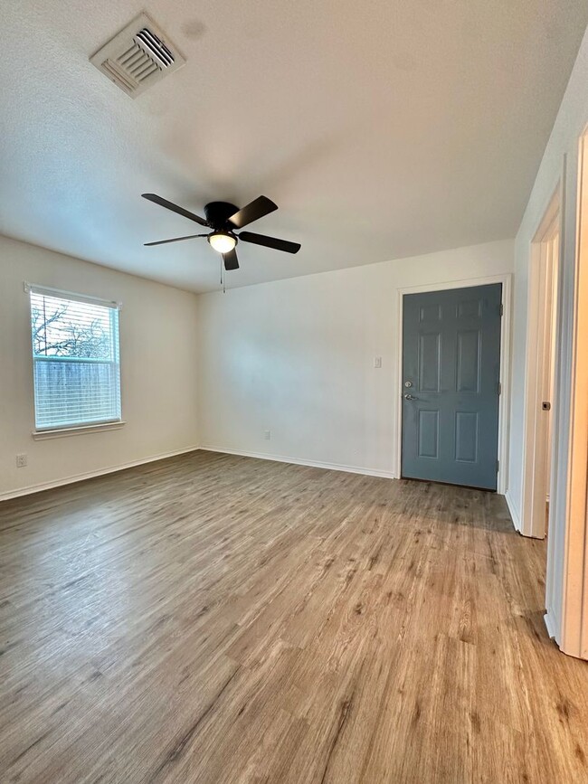 Building Photo - COMING AUGUST 2025 - Newly Built 3-Bedroom...