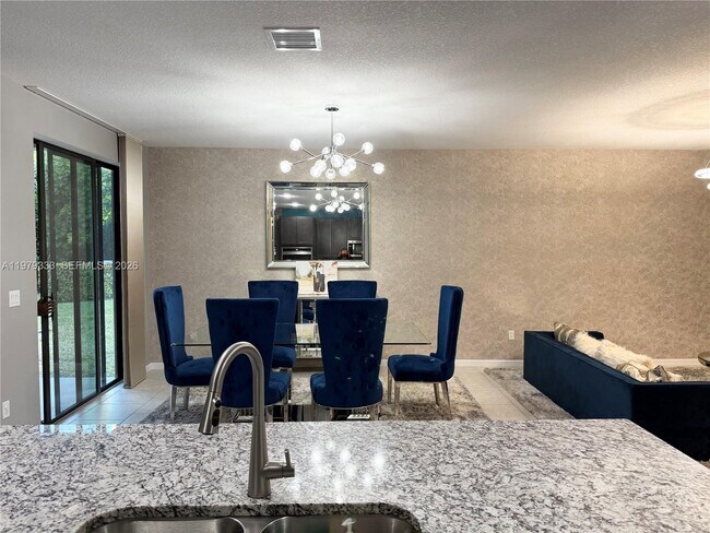 Building Photo - 445 NW 36th Ave