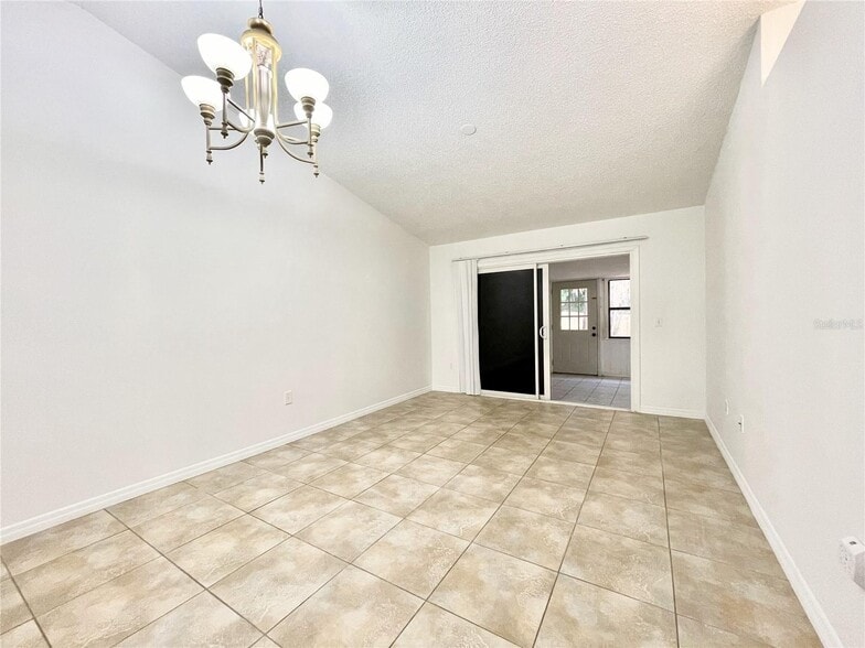 Building Photo - 9816 River Crest Ct