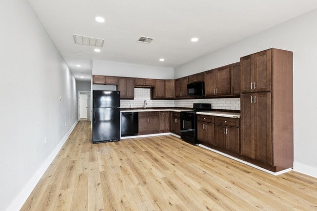 Building Photo - 3701 Derbigny St