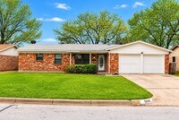 Building Photo - 544 Thompson Dr