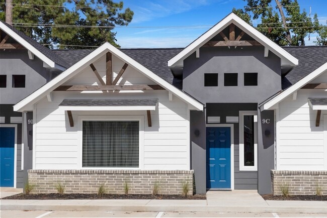 Building Photo - 10317 Lake Rd