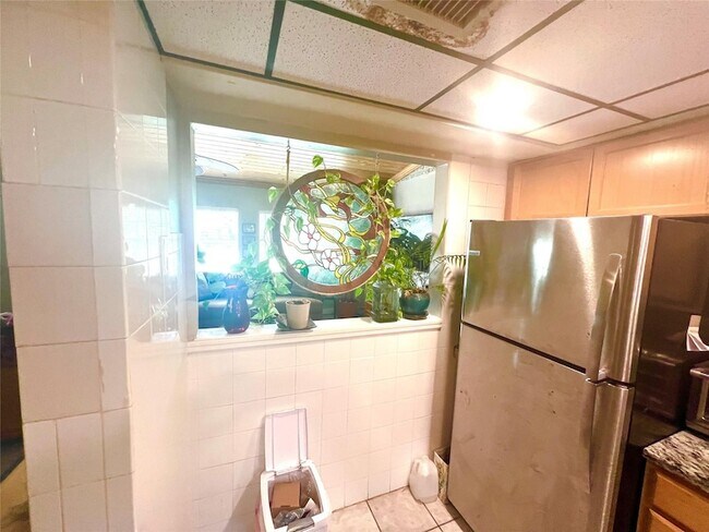 Building Photo - 725 Carolina Ave