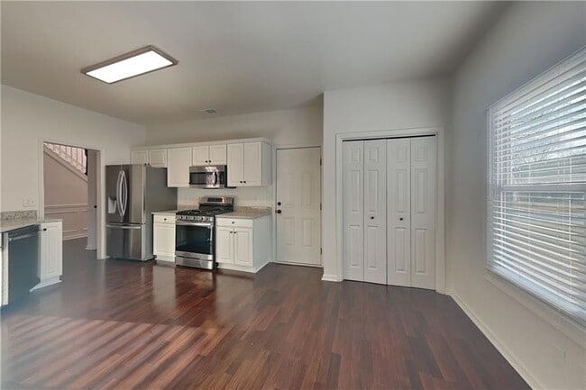 Building Photo - 3070 Serenade Ct