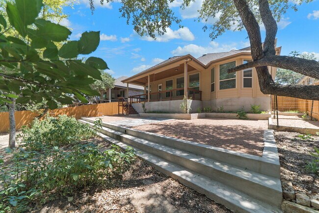 Building Photo - 26923 Camellia Trce