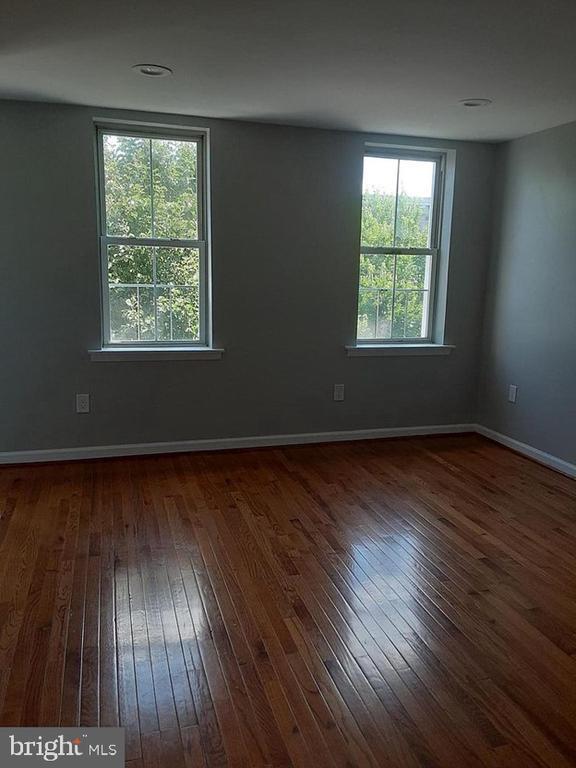 Building Photo - 1712 W Lombard St