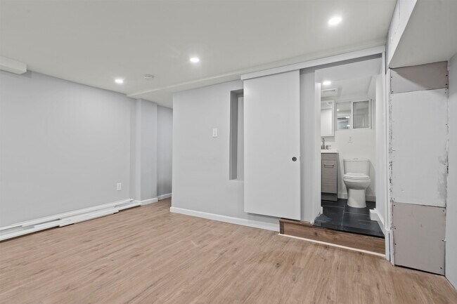 Building Photo - 510 New York Ave
