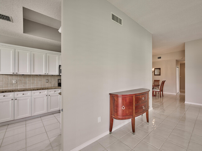 Building Photo - 10148 Andover Coach Cir