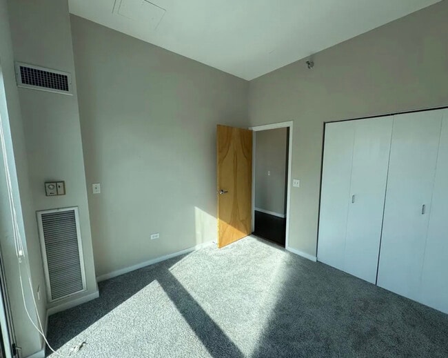 Building Photo - 1845 S Michigan Ave